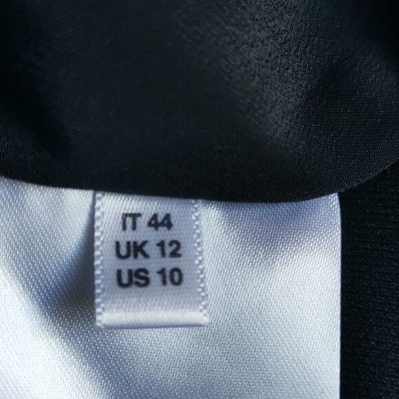 Christopher Kane Off The Shoulder Frill Dress. - Picture 6 of 9